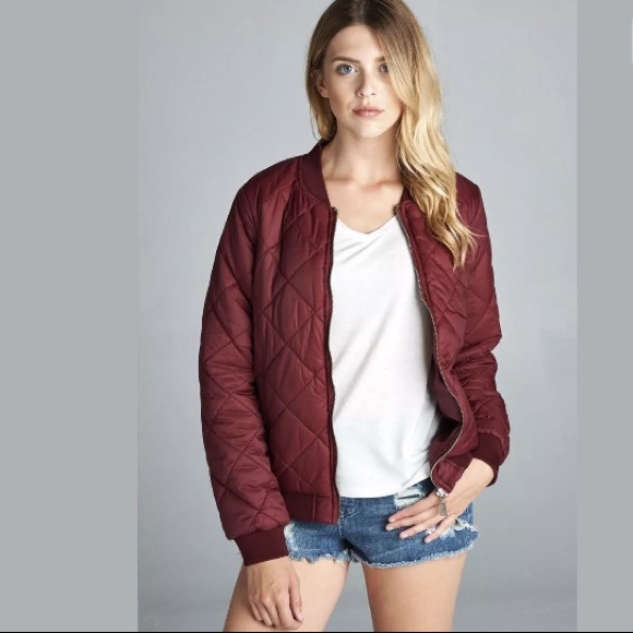 NWT burgundy quilted bomber jacket size S - Picture 2 of 5